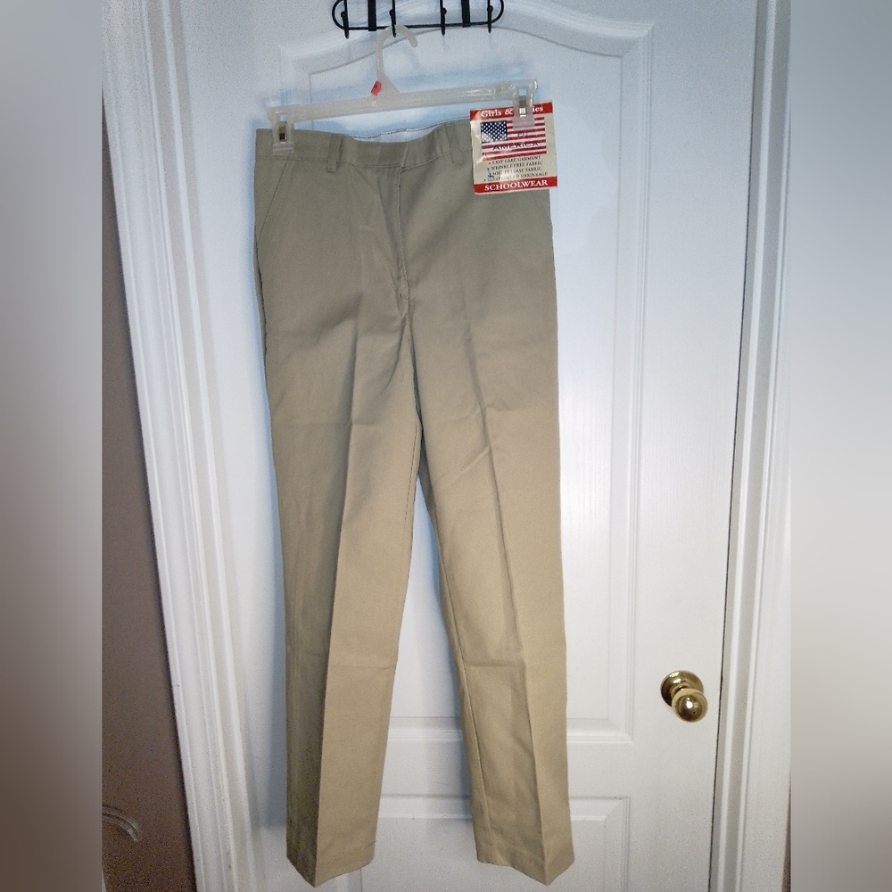 NWT /Fit America/ khaki pants/8 petite